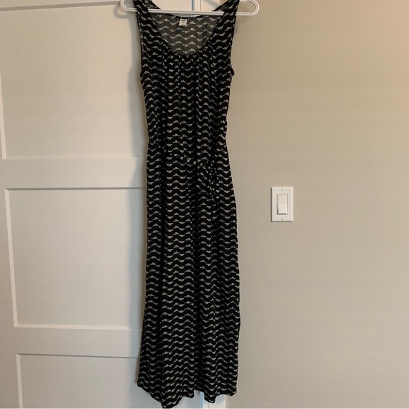 SOLD- Old Navy sleeveless maternity dress, small, long length. Black and white. - Picture 1 of 5